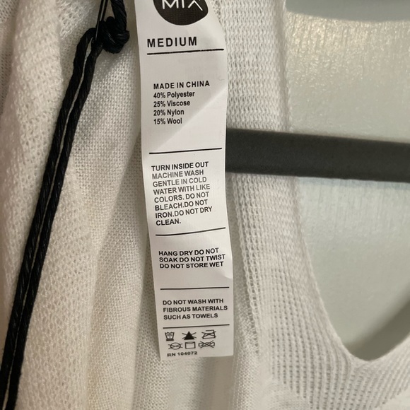 Vimmia Pullover Sweater - Picture 2 of 3